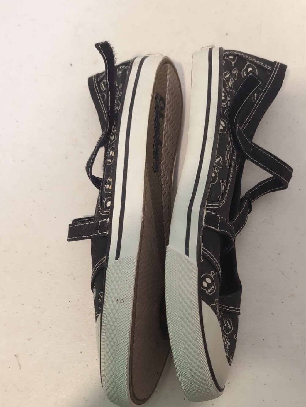 Women's Skechers Goth Black Skull Print Mary Jane Sneakers Like New Size 8.5 - Picture 5 of 8
